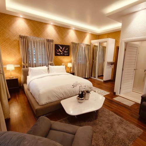 Varaya Resort in Nong Pla Lai