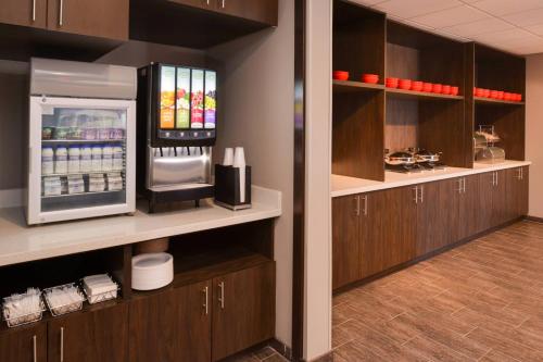 TownePlace Suites by Marriott Laplace - image 9