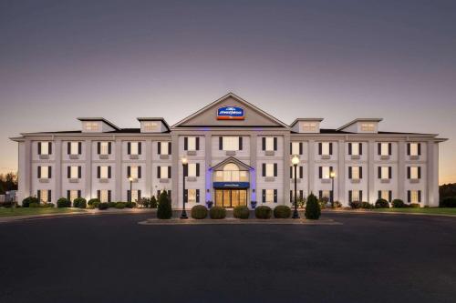 Howard Johnson by Wyndham Jackson in Jackson, USA