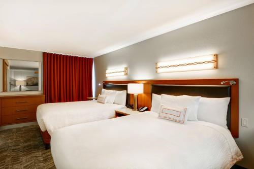 Executive Queen Suite