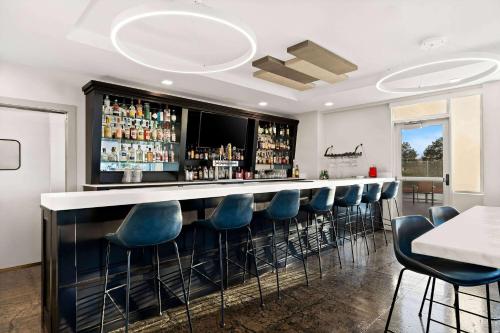 Holiday Inn Express And Suites George Quincy South - 바/라운지