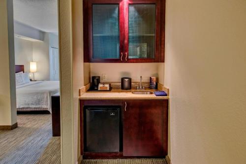 SpringHill Suites by Marriott Naples - Tap to explore photos