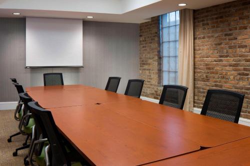 SpringHill Suites by Marriott New Orleans Warehouse Arts District - image 4