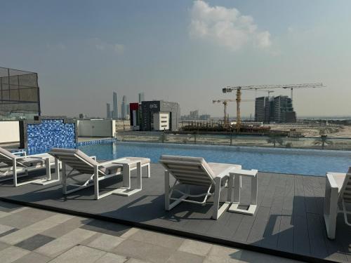 Spacious Studio with Burj Khalifa Views, Dubai (photo 9)