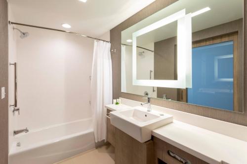 SpringHill Suites Minneapolis Maple Grove/Arbor Lakes - image 12