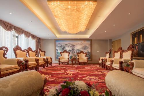 The Q Hotel & Suite  Vientiane  in Xaysetha