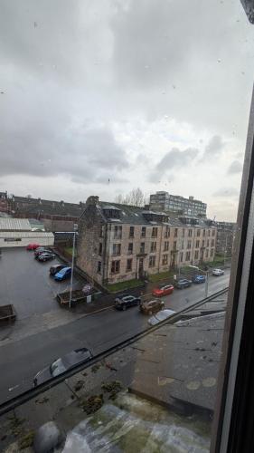 Vista exterior, Lovely 2 Bedroom Apartment in Central Location in Greenock