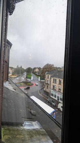 Vista exterior, Lovely 2 Bedroom Apartment in Central Location in Greenock