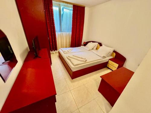 Double or Twin Room with Bathroom image 8