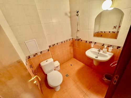 Double or Twin Room with Bathroom image 1