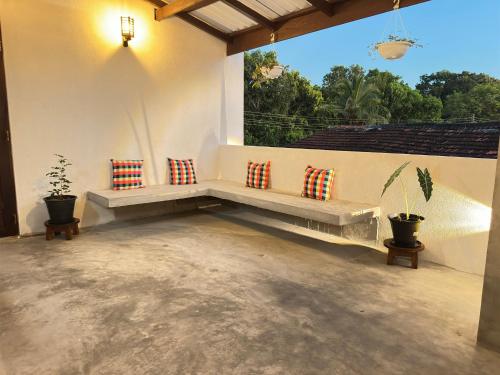Double Room with Balcony image 2