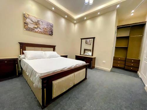 RD Residence 90 Avenue Serviced Apartments, Near AUC & Malls New Cairo Prime Location, Cairo