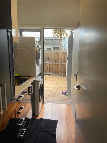 Room in Newport Modern townhouse - Walk to stunning ocean view in Newport