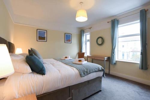 Breakfast With A View Free Parking and Water Access in Fareham