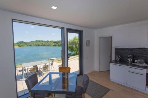 Skats, Haus TAO, am See in Zirkow
