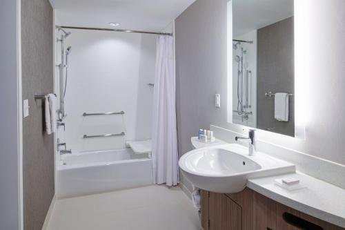 SpringHill Suites by Marriott Detroit Wixom - image 11
