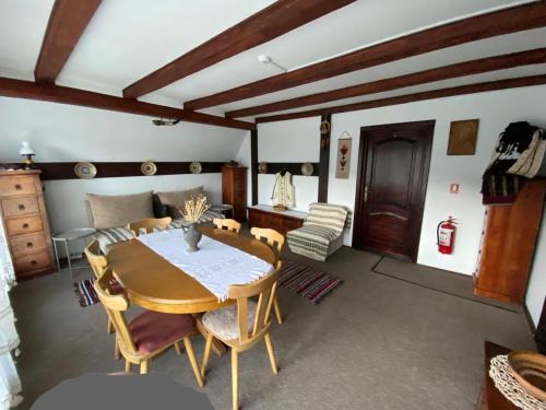 Cabana Runcul Cailor in Manastirea Humorului