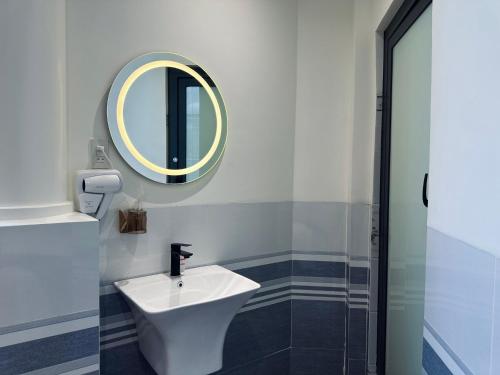 ON Hotel - image 3