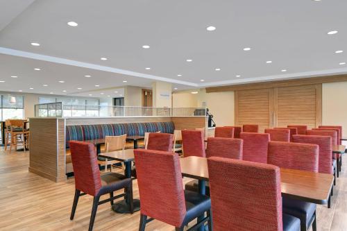 TownePlace Suites By Marriott Lima - image 5