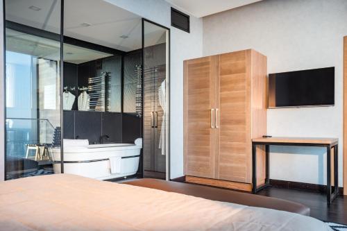 M1 Club Hotel
