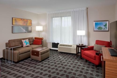 TownePlace Suites by Marriott Richmond - image 10