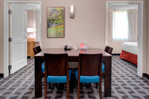 TownePlace Suites by Marriott Parkersburg - image 9