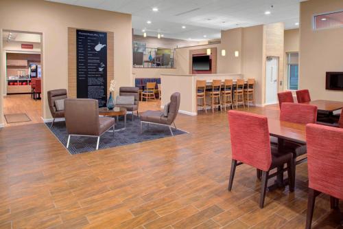 TownePlace Suites by Marriott Parkersburg - image 10