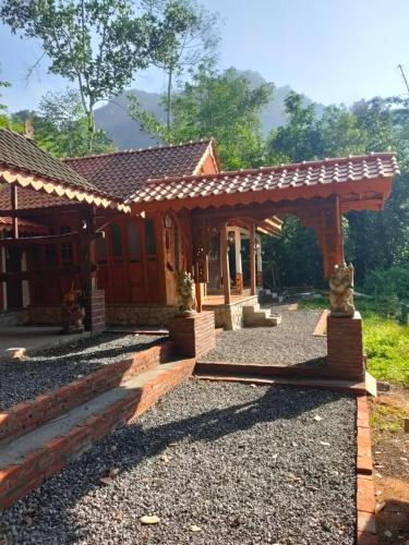 Exterior view, Lawang Pitu Untuk keluarga in Kaliurang