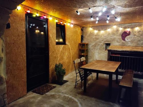 Agréable maisonnette en duplex, avec patio proche mer (Agreable maisonnette en duplex, avec patio proche mer) in Ліон-сюр-Мер