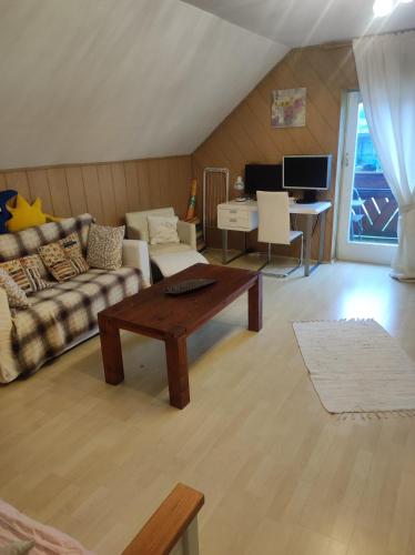 Rooming Green mit Seeblick in Weyregg Am Attersee