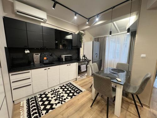 Varna central apartment with parking for normal to middle sized cars