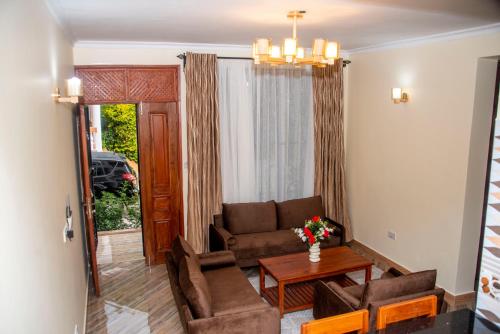 Two-Bedroom Deluxe Apartment image 5
