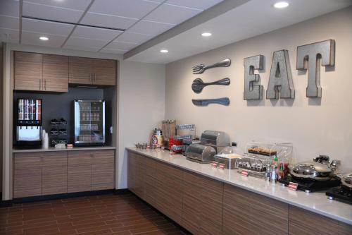 TownePlace Suites Kansas City At Briarcliff - image 10