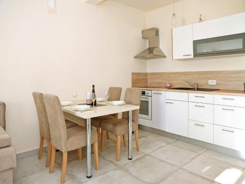 Apartment in Ljubac near the Sea, Ljubač (foto 4)