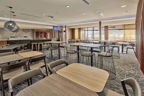 大堂, SpringHill Suites by Marriott Durango in 埃斯卡米諾德爾里歐