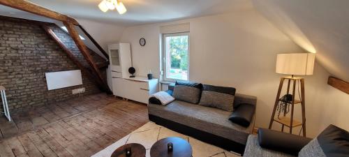 charmantes Apartment mit voll ausgestatteter Küche, Kingsize-Betten, Billard & Tischkicker (charmantes Apartment mit voll ausgestatteter Kuche, Kingsize-Betten, Billard & Tischkicker) in Eltville am Rhein