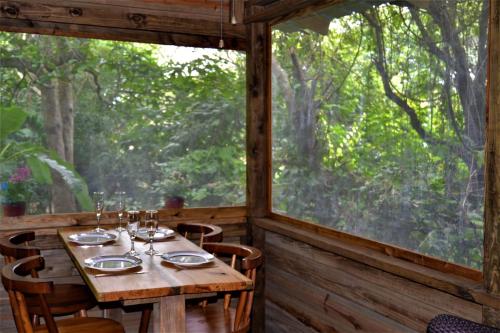 Iguana Roost Tourism Gold Standard Fully Equipped Two Bedroom Cabin