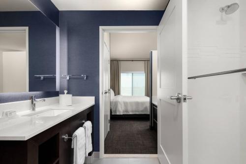 Residence Inn by Marriott East Peoria - image 7
