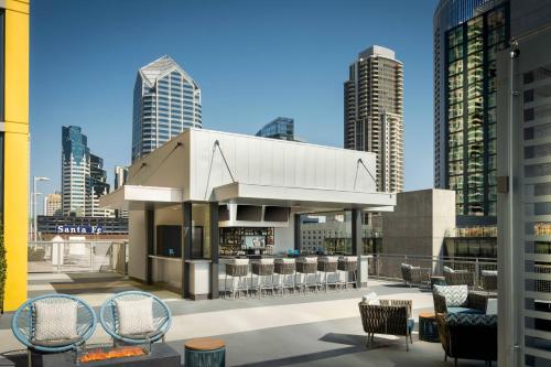 SpringHill Suites by Marriott San Diego Downtown/Bayfront - image 11