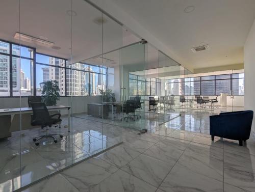 One-Bedroom Apartment with City View image 3