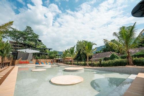 Summer Club and Hostel Ao Nang in Krabi