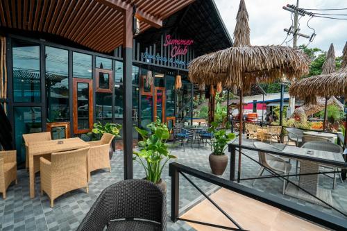 Summer Club and Hostel Ao Nang in Krabi