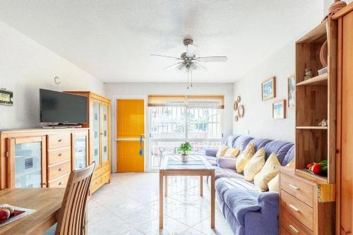 Sun and relax at the Tropicana beach