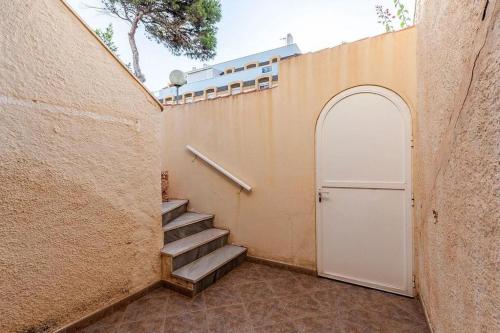 Sun and relax at the Tropicana beach