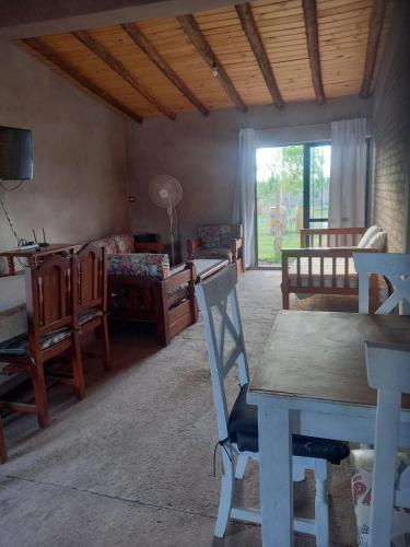 設施, Paz cordillerana in 巴雷阿爾