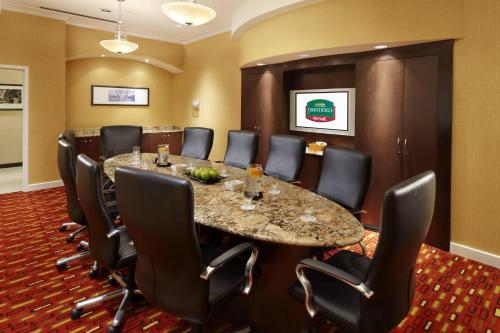 Courtyard by Marriott Pittsburgh West Homestead Waterfront in West Homestead, USA