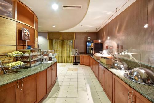 SpringHill Suites Louisville Airport - image 11
