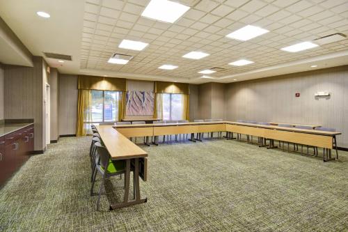 SpringHill Suites Louisville Airport - image 12