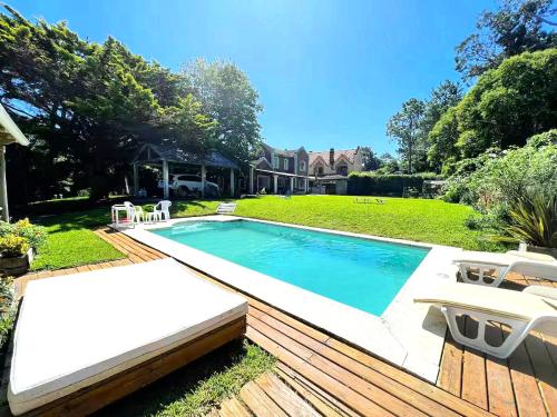 حديقة, Casa con pileta y jardin in El Golf