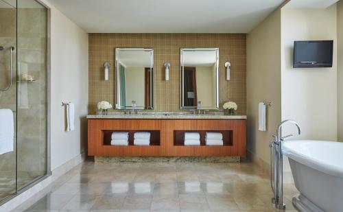 63049714 Four Seasons St. Louis